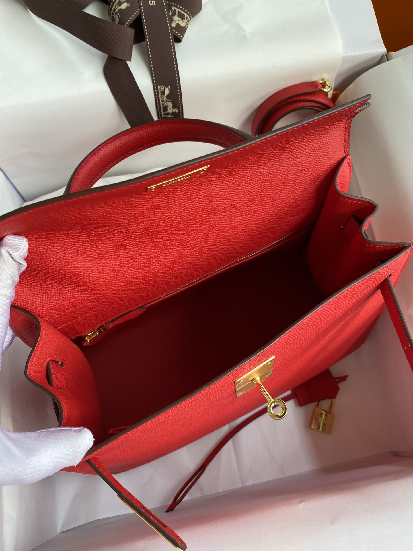 Hermes Kelly 28cm Handbag Shoulder Bag in Red Epsom Leather